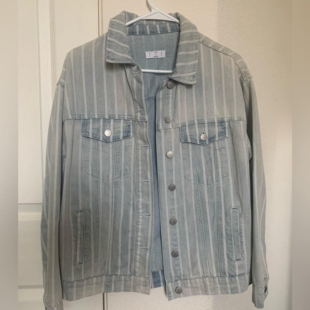 TILLYS OVERSIZED JEAN JACKET